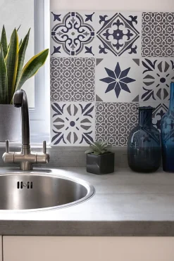 Clearance D-C-Fix 6 dalles adhésives murales Wall Tiles ® Jamila effet carreaux de ciment bleu L.15 x l.15cm