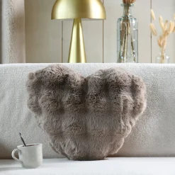 Lovely Casa Coussin décoratif cœur imitation fourrure (40x45 cm - Naturel)* Coussin