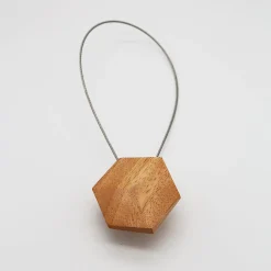 Madeco Embrasse à rideaux aimantée hexagone en bois, Iro* Embrasse À Rideaux