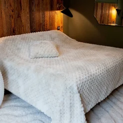 Outlet Linder Jeté de lit Imitation Fourrure avec Relief Géométrique (240x250 cm - Blanc)