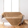 Douceur D'Intérieur Plaid 180 x 220 cm en flanelle relief uni Modèle ARYA Coloris Camel* Plaid Canapé