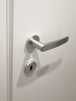 Hardwarexchange Poignée de porte intérieure sur rosace Zamac chrome satiné Avec ressort de rappel* Poignée Sur Rosace