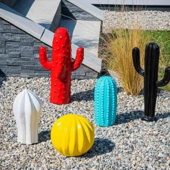 Wanda Collection Sculpture jardin moderne cactus 50cm rouge* Statue Décorative