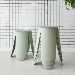 Sweeek Set de 4 tabourets empilables verts céladon. bouclette texturée. NIKI. D.30 / 44 x H46cm* Pouf Et Poire