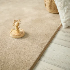 Décoweb Tapis doux - Hypnose beige nude - Galon tabac - 80 x 150 cm