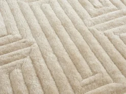 Vente-unique Tapis shaggy en relief à poils longs - 160 x 230 cm - Blanc cassé - MAZE* Tapis Pour Salon